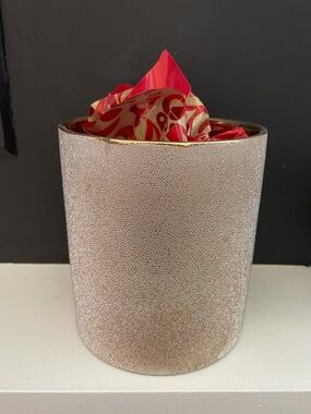 Ceramic Cylinder Gold Textured Decorative Dora Pot 6”